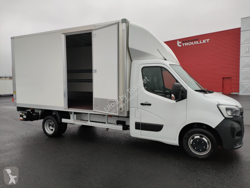Véhicule utilitaire Renault 20M3 145 CV FOURGON...