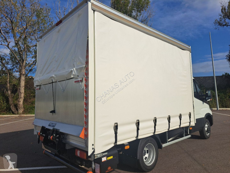 Véhicule utilitaire Iveco 35C18 180CV 3L PLSC...