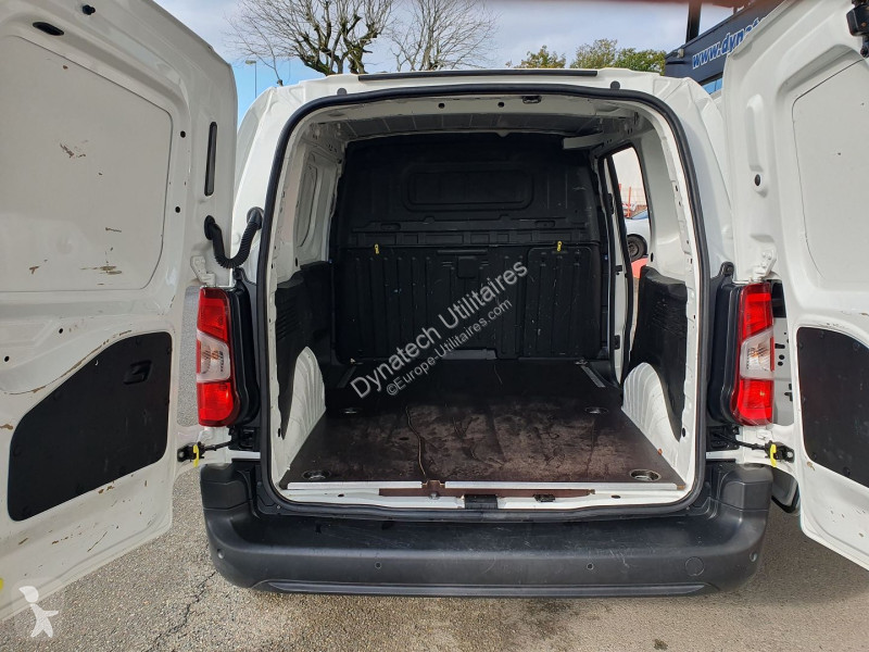 Autoutilitară Peugeot PARTNER STANDARD 1000KG...