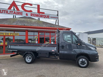 Con volquete estándar Iveco nueva