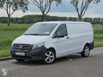 Fourgon utilitaire Mercedes
