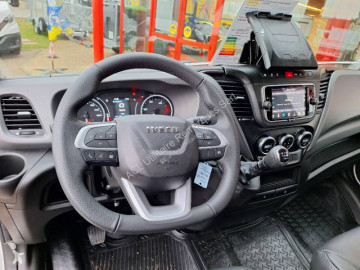 Furgoneta mediana Iveco nueva