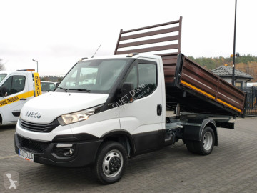 Con volquete Iveco