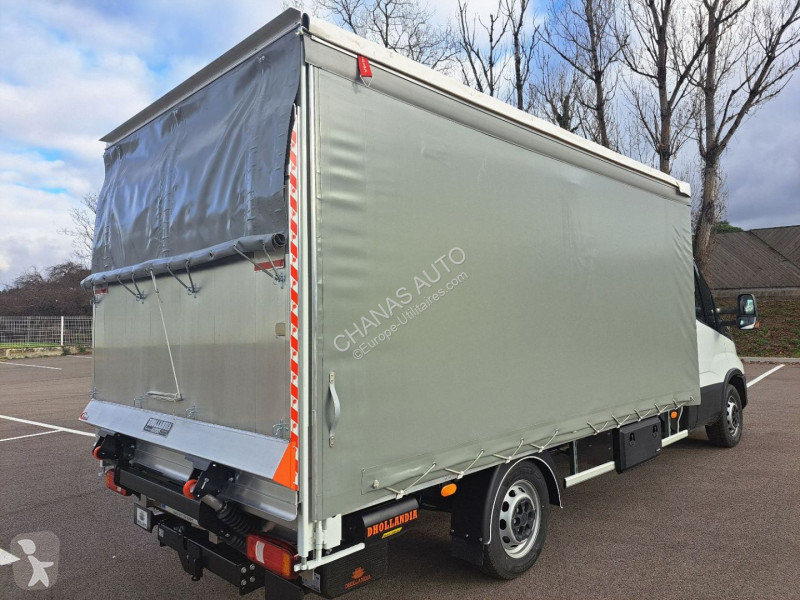 Véhicule utilitaire Iveco 35S18 A8 180CV 3L...