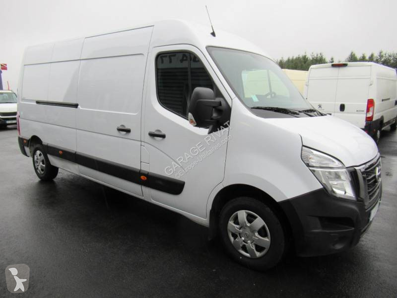 Véhicule utilitaire Nissan