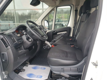 Fourgon long Peugeot
