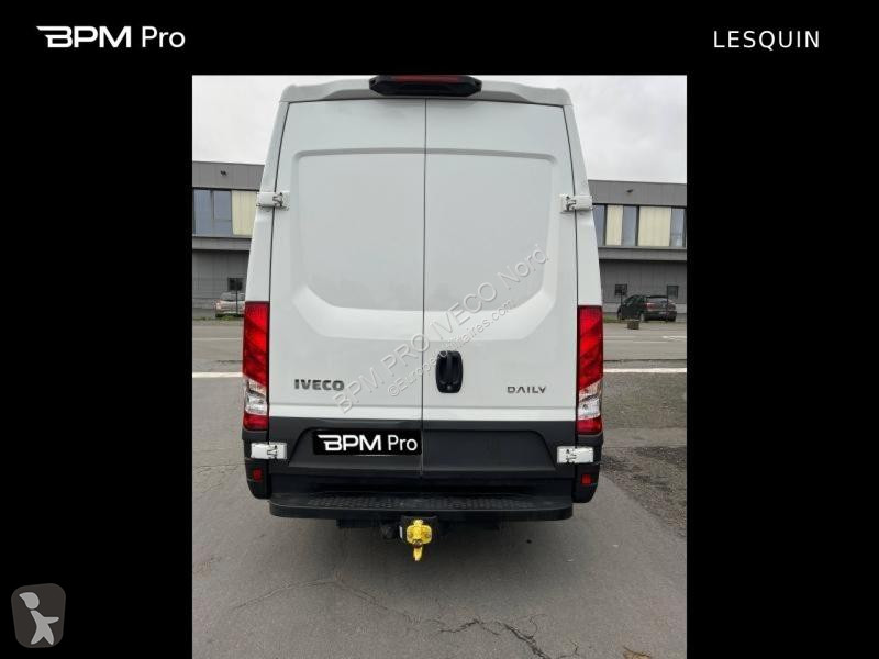 Véhicule utilitaire Iveco 35S Fg 35S14 V12