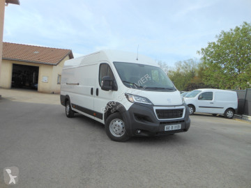 Furgón largo Peugeot