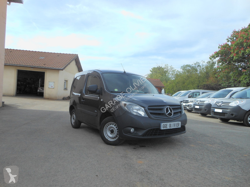 Véhicule utilitaire Mercedes Compact 109 1.5...