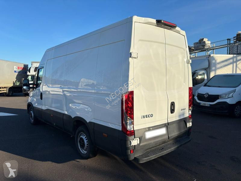 Véhicule utilitaire Iveco 35S Fg Fourgon 35S14...