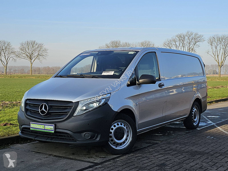 Véhicule utilitaire Mercedes 114 L2 LED...