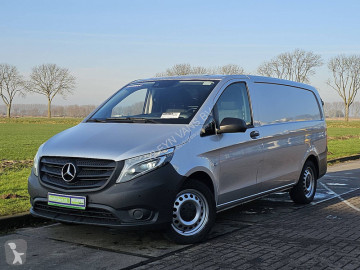 Fourgon utilitaire Mercedes