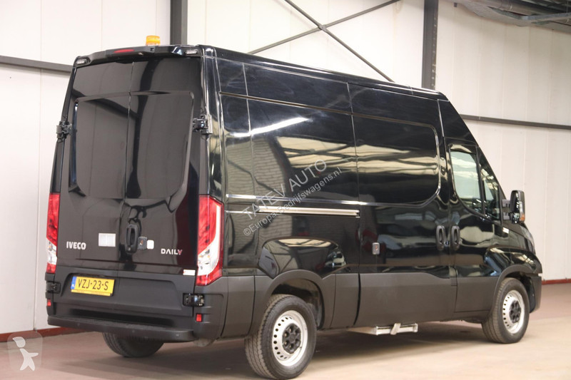 Autoutilitară Iveco 35S16V 2.3 L2H2 FINANCIAL...