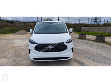 عربة نفعية مقفلة Ford