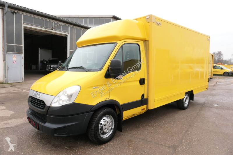 Veículo utilitário Iveco Daily 35 S11 C30C...