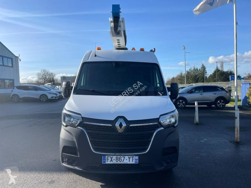 Véhicule utilitaire Renault 2.3DCI 145