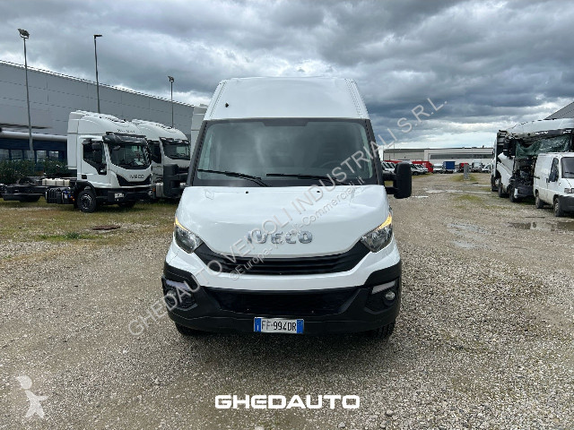 Véhicule utilitaire Iveco DAILY 35S12 V H2