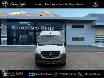 Furgón largo Mercedes