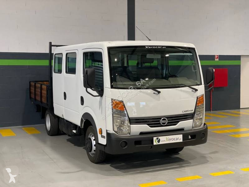 Véhicule utilitaire Nissan