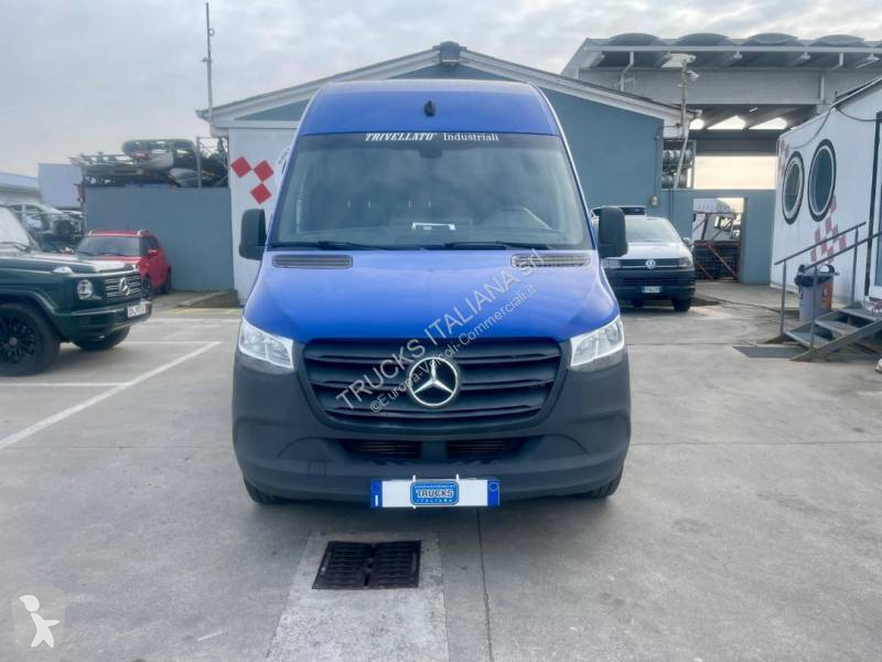 Furgoneta Mercedes