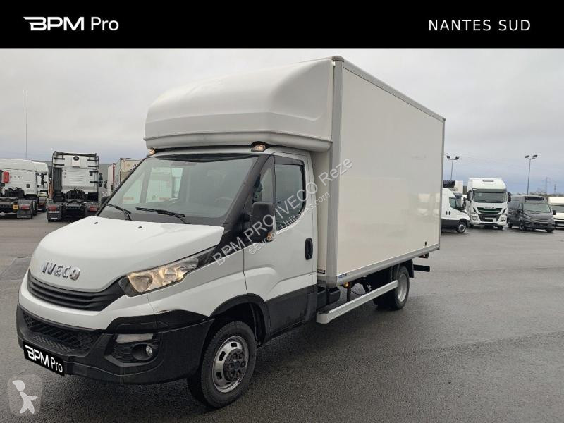 Véhicule utilitaire Iveco CCb 35C18H...