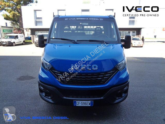 Véhicule utilitaire Iveco DAILY