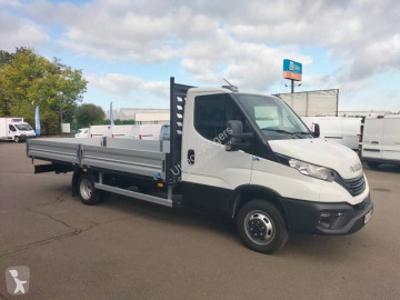Utilitaire plateau ridelles Iveco neuf