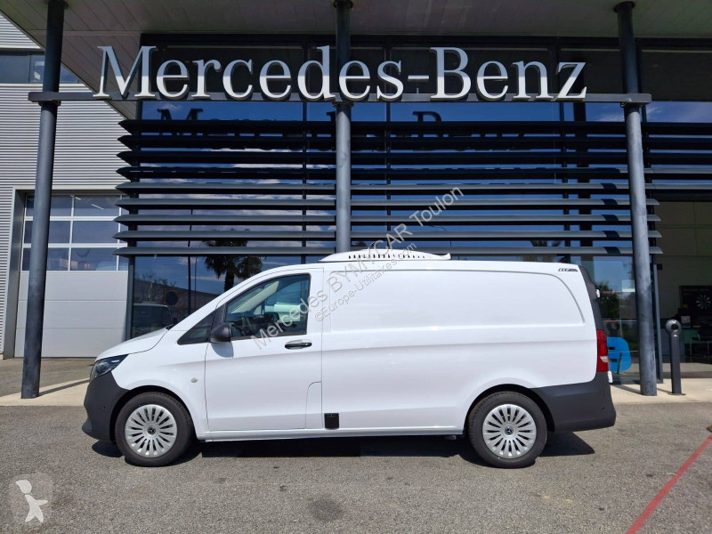 Véhicule utilitaire Mercedes VITO FOURGON 114...