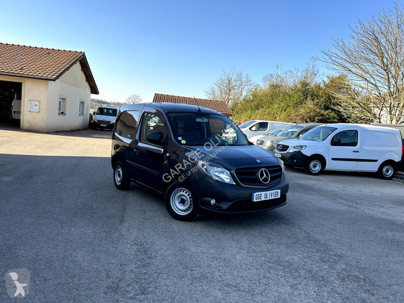 Véhicule utilitaire Mercedes Compact 109 1.5...