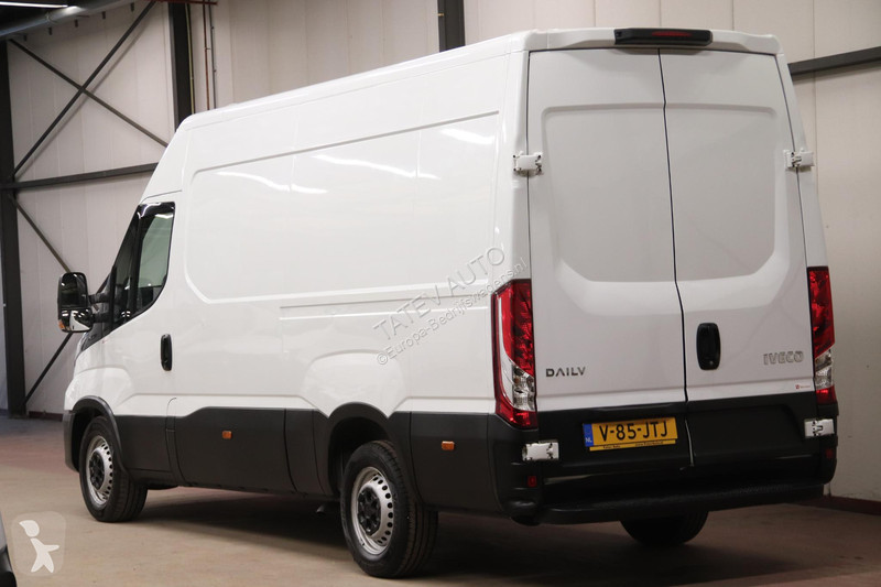Veículo utilitário Iveco 35S14V 2.3 L2H2 AIRCO...