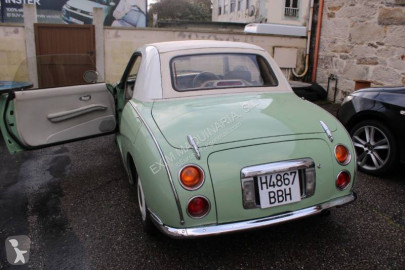 Voiture coupé Nissan