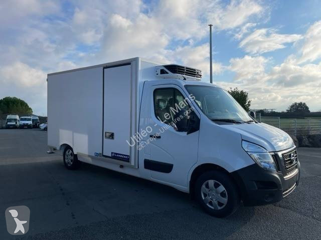 Véhicule utilitaire Nissan