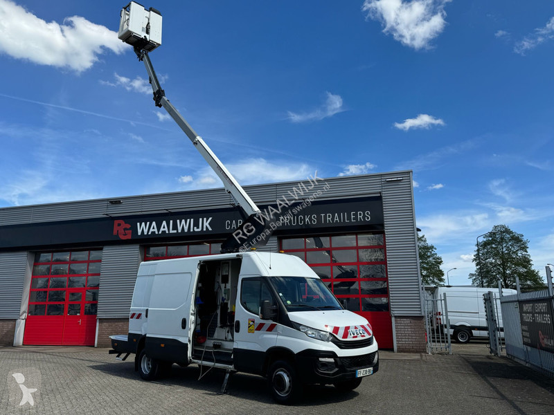 Nyttofordon Iveco 2 persoonslift, 15 meter...
