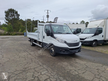 Con volquete Iveco
