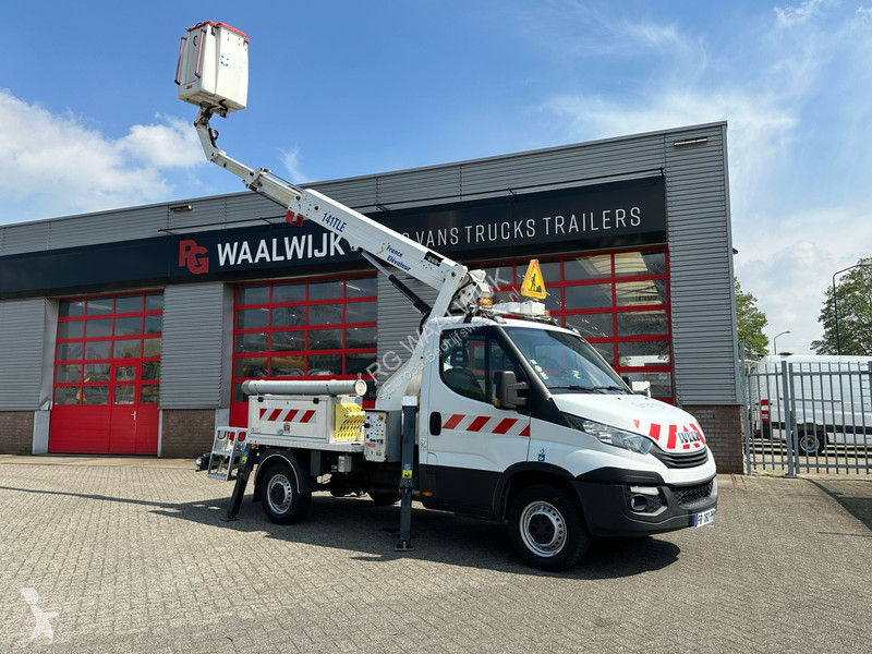 Véhicule utilitaire Iveco 35S14 APK 10-07-2026...