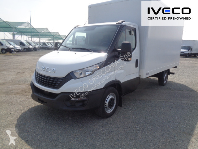 Véhicule utilitaire Iveco Daily 35S16