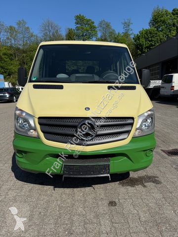 Véhicule utilitaire Mercedes...
