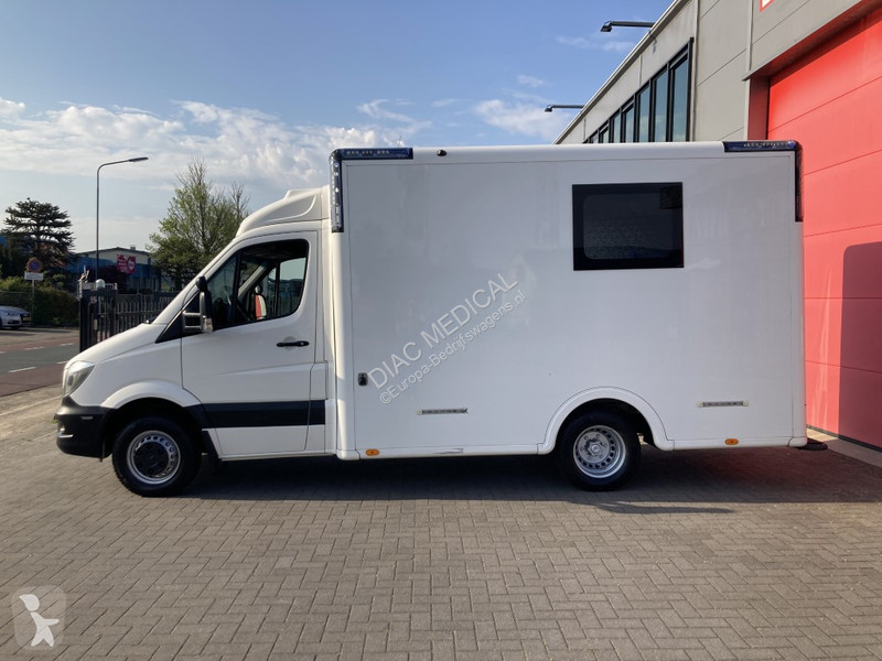 Furgoneta Mercedes 419 Container Ambulance...