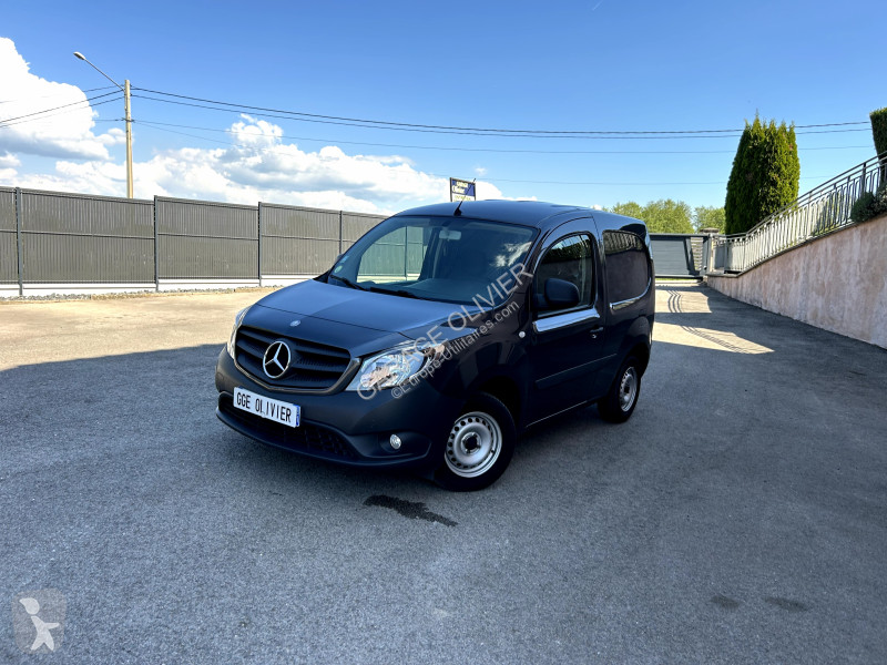 Véhicule utilitaire Mercedes Compact 109 1.5...