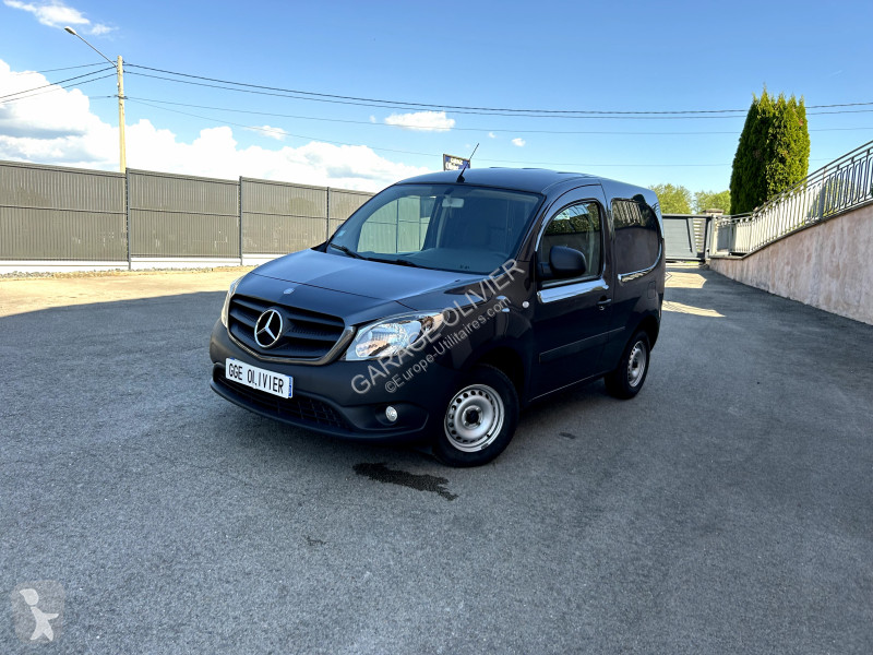 Véhicule utilitaire Mercedes Compact 109 1.5...