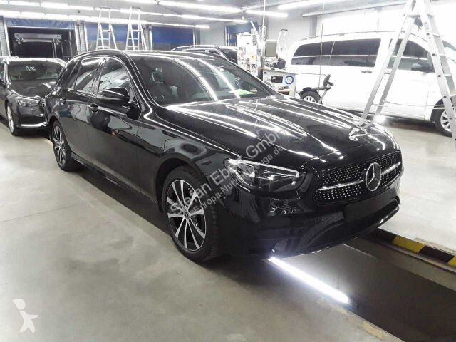 Véhicule utilitaire Mercedes E 300 T de 4M...