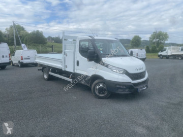 Con volquete Iveco
