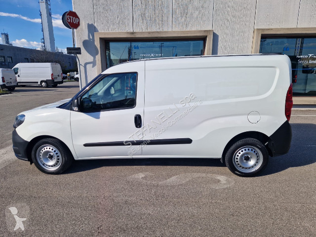 Véhicule utilitaire Fiat Doblo Cargo Maxi 1.6...