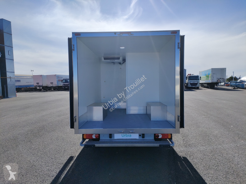 Véhicule utilitaire Renault FRIGO 12M3 145 CV...