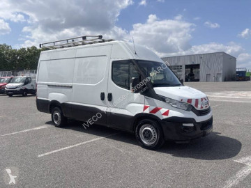 Fourgon moyen Iveco