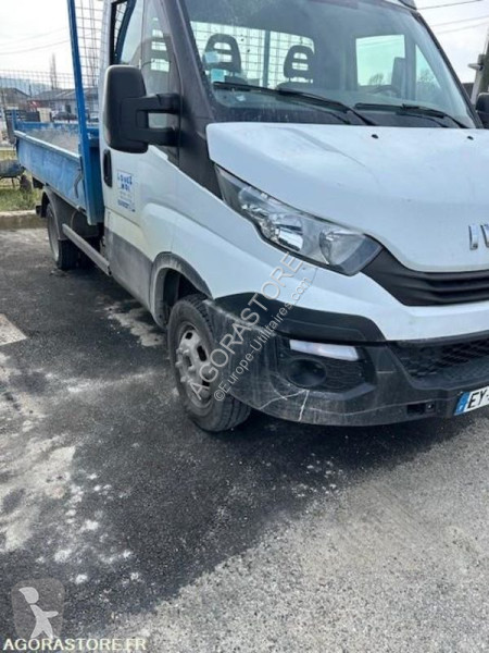 Veículo utilitário Iveco 35-150