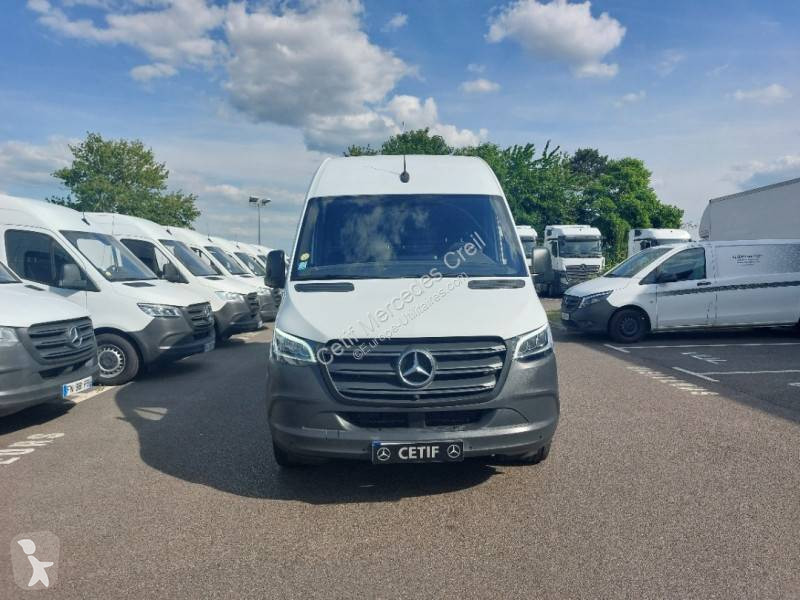Véhicule utilitaire Mercedes