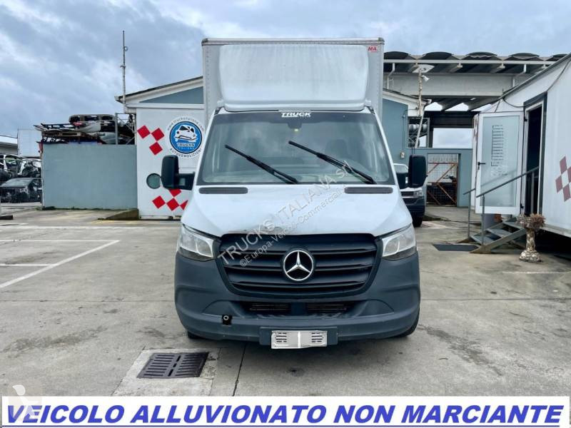 Furgoneta Mercedes