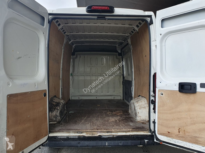 Autoutilitară Peugeot BOXER FG 333 L2H2 2.2...