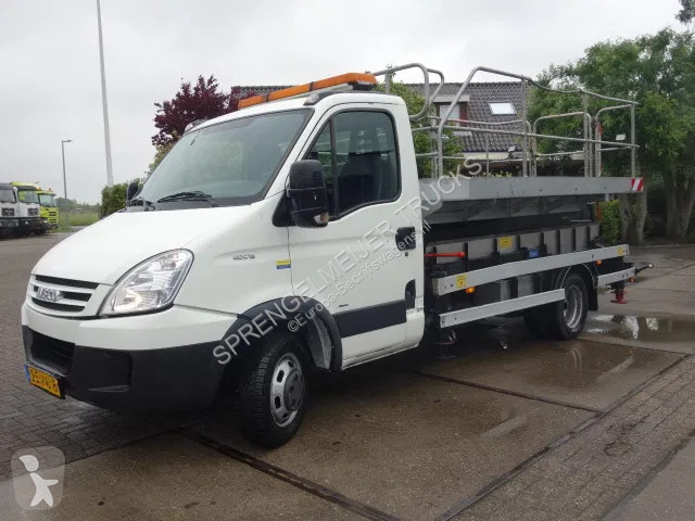 Véhicule utilitaire Iveco 40C15 SKY WORKER...